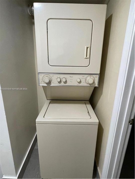 For Rent: $1,725 (1 beds, 1 baths, 659 Square Feet)