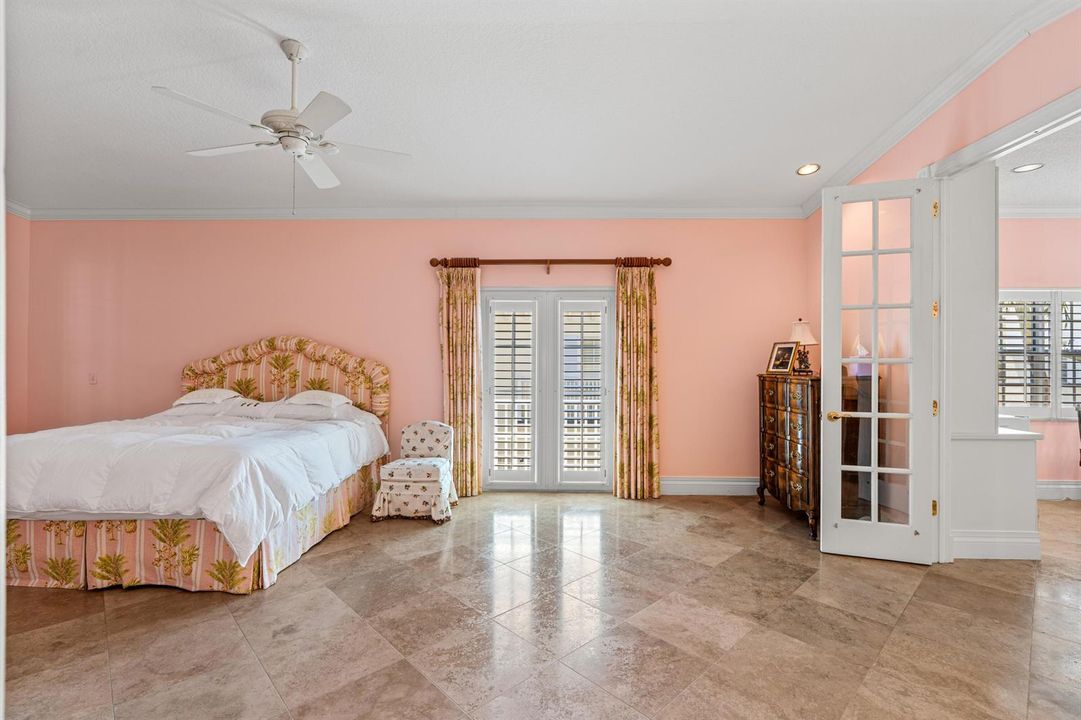 mls_PRIMARY_BEDROOM_STRAIGHT