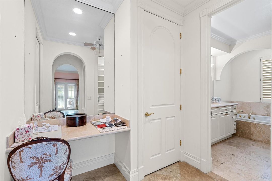 mls_PRIMARY_BATHROOM_VANITY