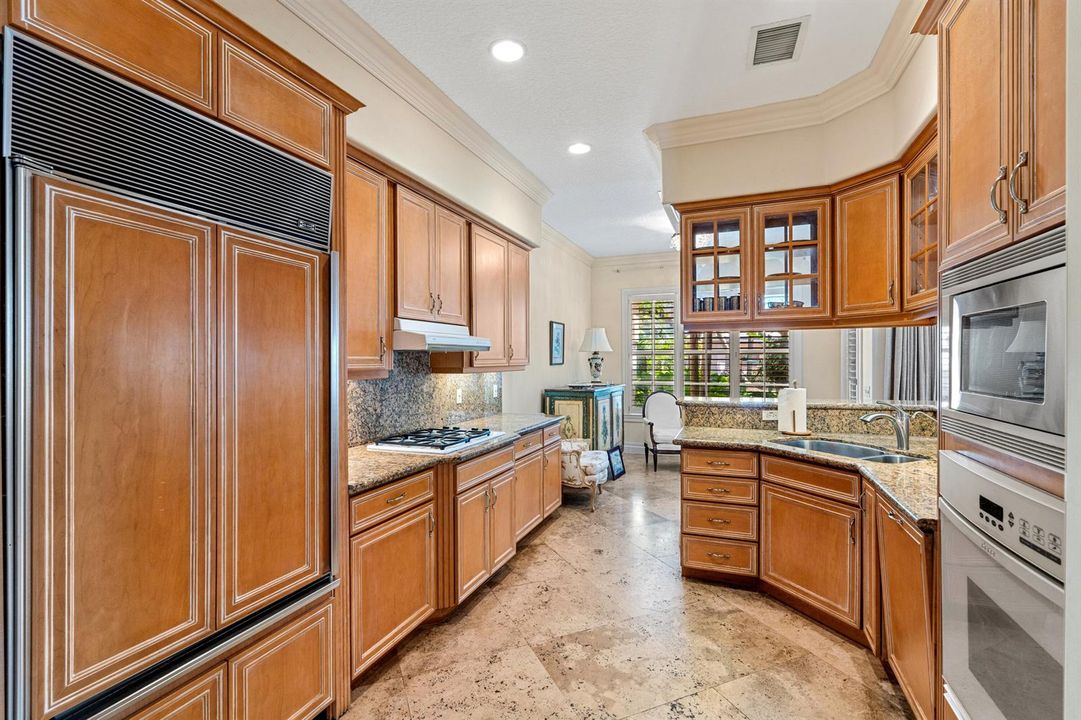 mls_KITCHEN_TO_SEATING