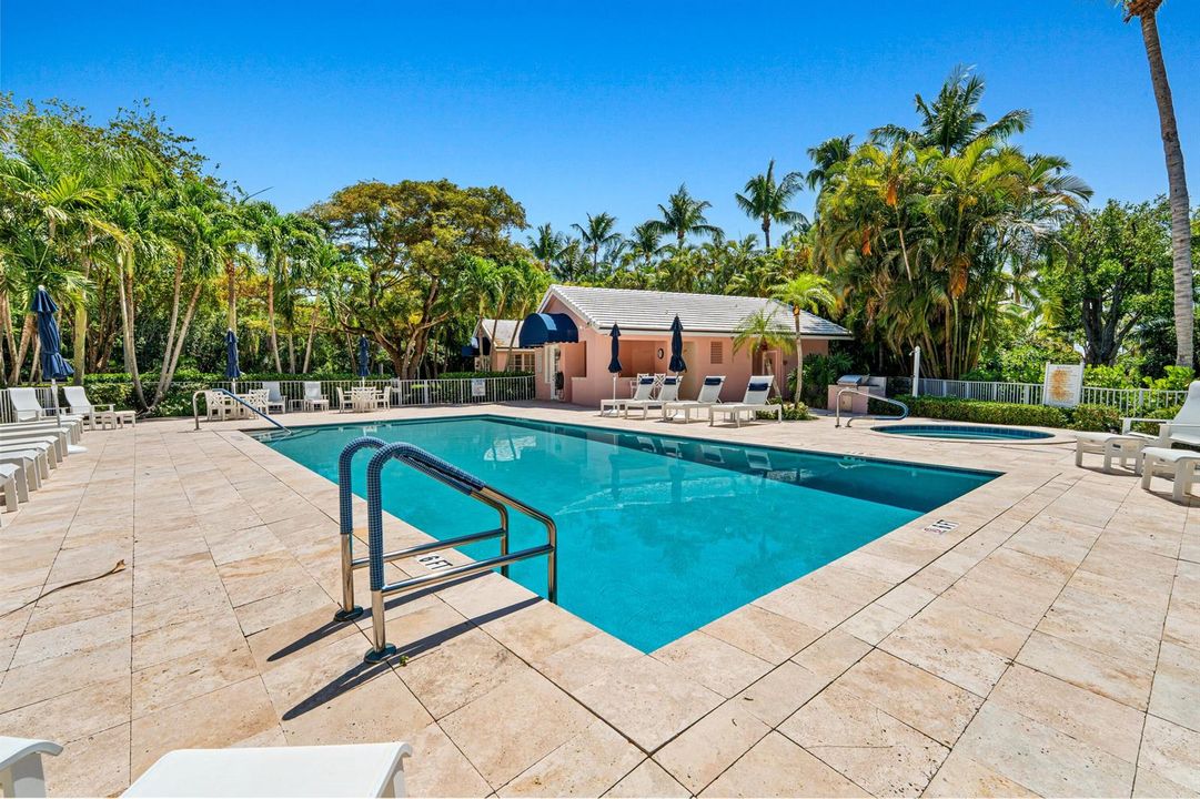 mls_POOL_COMMON_AREA