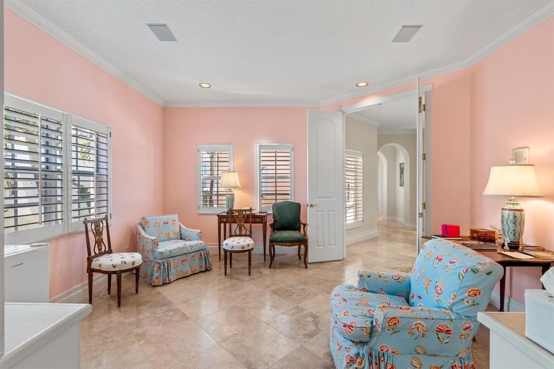 mls_SITTING_ROOM_RIGHT_ANGLE