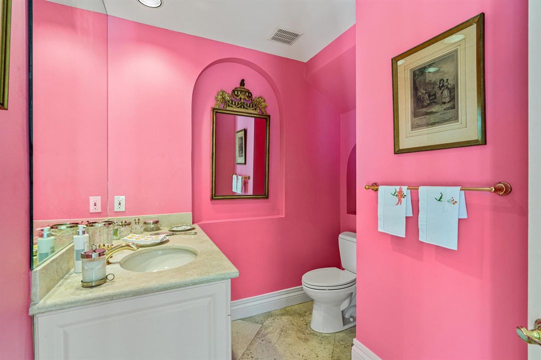 mls_POWDER_BATHROOM