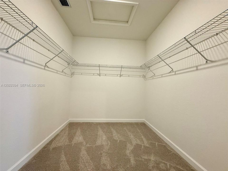 For Rent: $3,950 (3 beds, 2 baths, 1641 Square Feet)