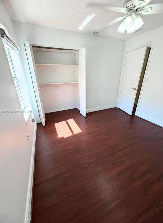 Activo con contrato: $774,000 (4 camas, 2 baños, 2256 Pies cuadrados)