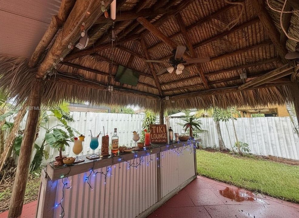 Activo con contrato: $774,000 (4 camas, 2 baños, 2256 Pies cuadrados)