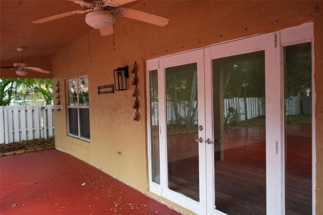 Activo con contrato: $774,000 (4 camas, 2 baños, 2256 Pies cuadrados)