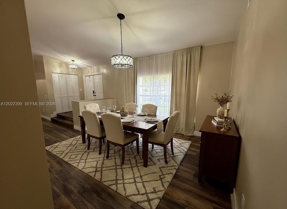 Activo con contrato: $774,000 (4 camas, 2 baños, 2256 Pies cuadrados)