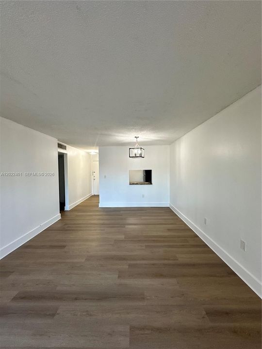 В аренду: $2,000 (1 спален, 1 ванн, 810 Квадратных фут)