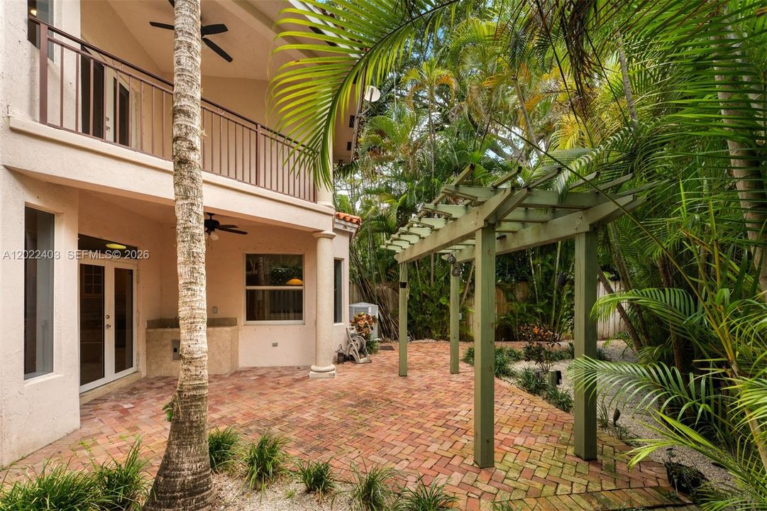 For Rent: $7,900 (3 beds, 2 baths, 2041 Square Feet)