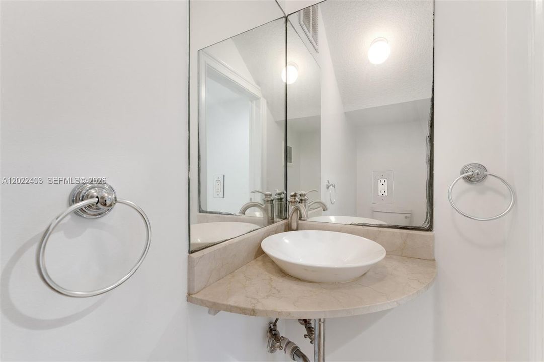 For Rent: $7,900 (3 beds, 2 baths, 2041 Square Feet)