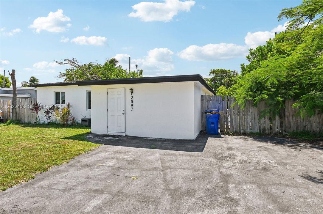 For Sale: $380,000 (3 beds, 2 baths, 1184 Square Feet)