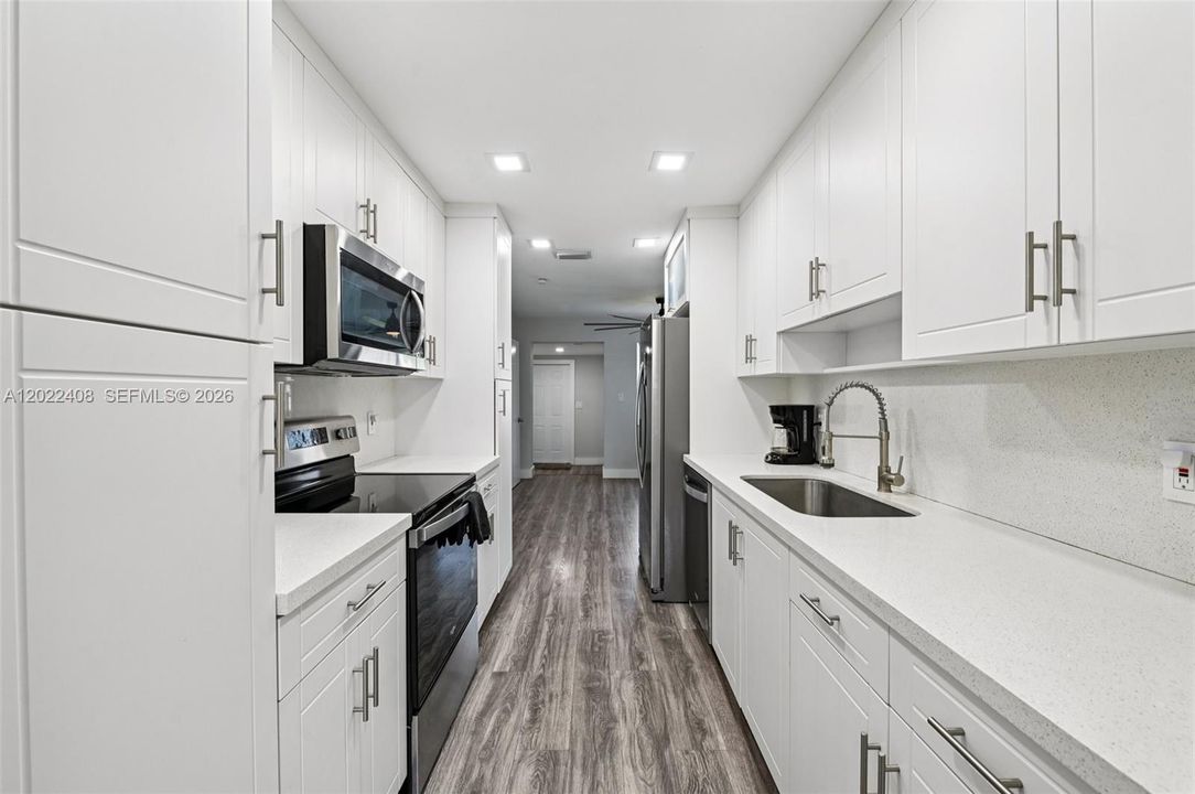 For Sale: $380,000 (3 beds, 2 baths, 1184 Square Feet)