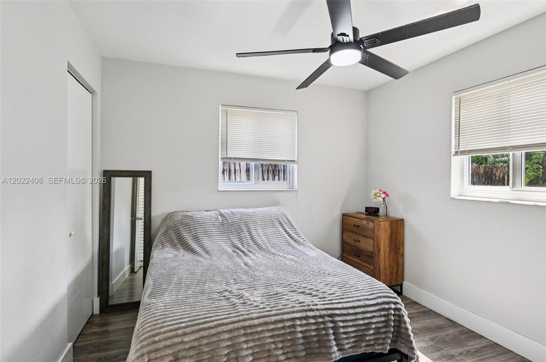 For Sale: $380,000 (3 beds, 2 baths, 1184 Square Feet)