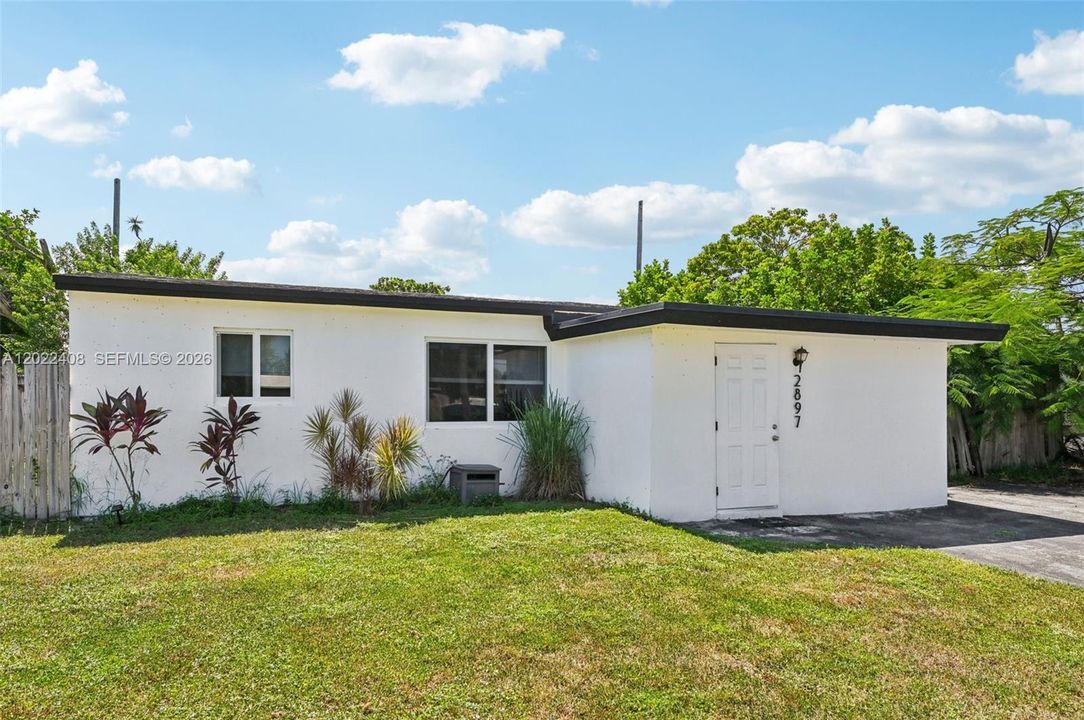 For Sale: $380,000 (3 beds, 2 baths, 1184 Square Feet)