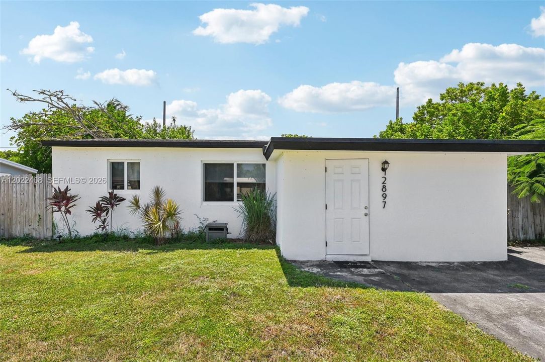For Sale: $380,000 (3 beds, 2 baths, 1184 Square Feet)