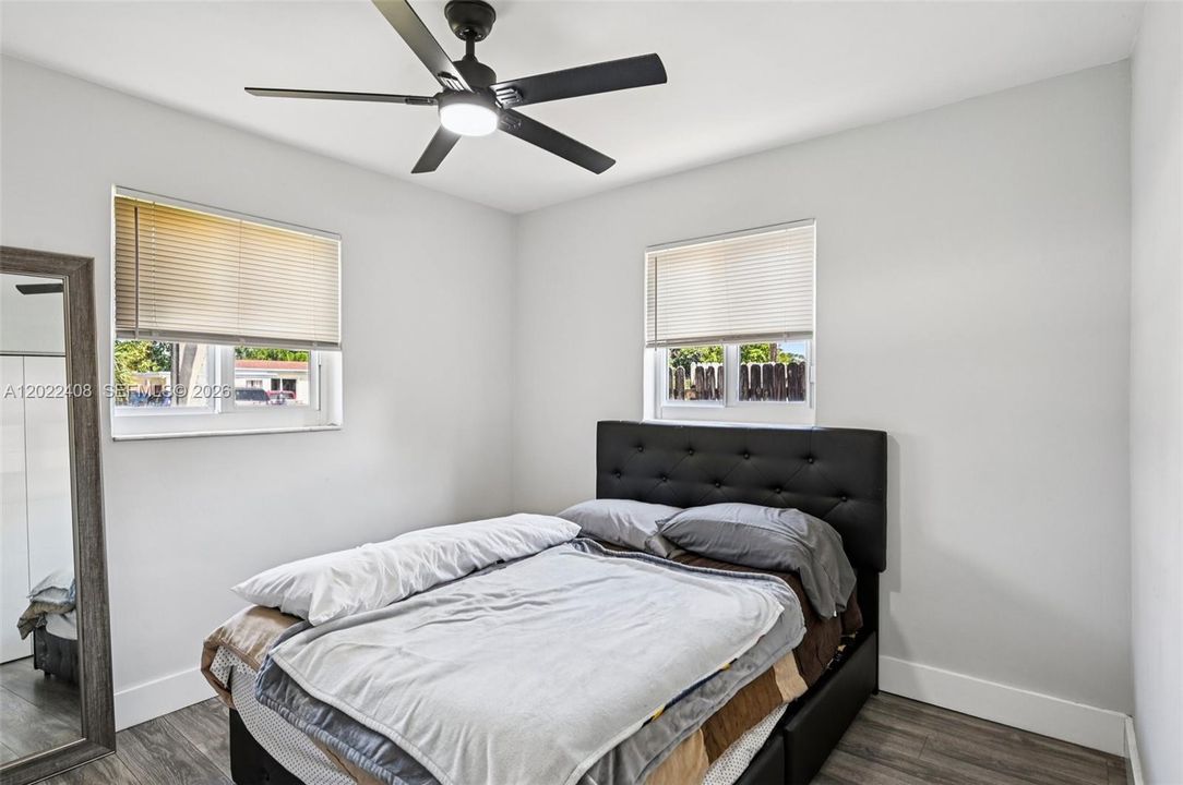 For Sale: $380,000 (3 beds, 2 baths, 1184 Square Feet)