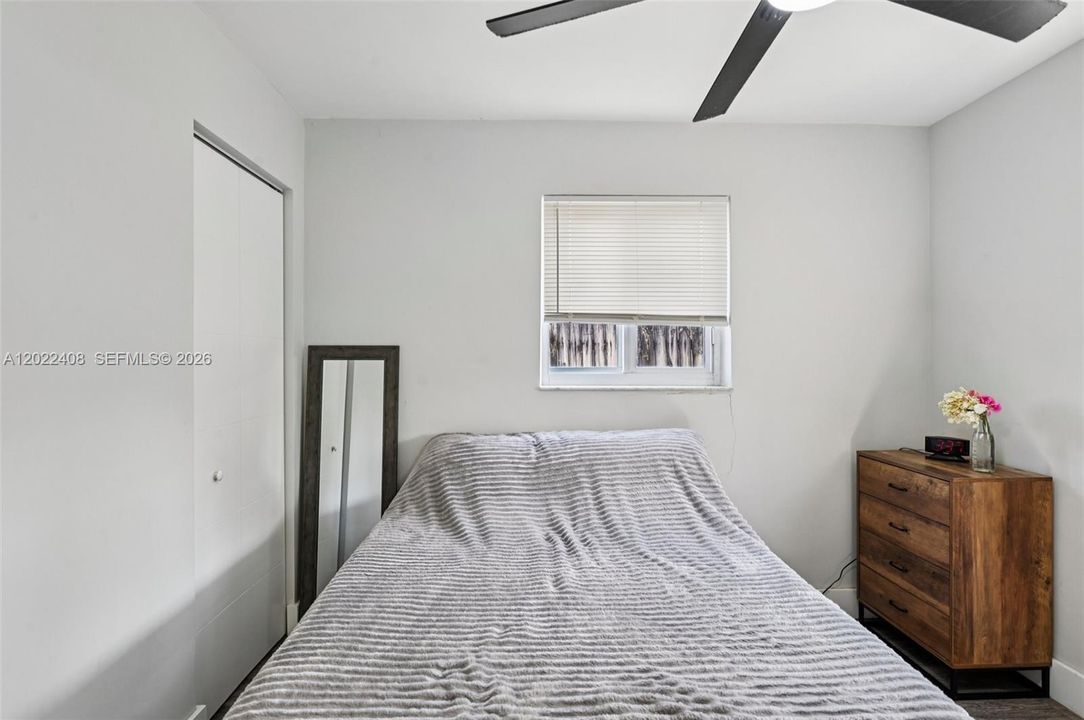 For Sale: $380,000 (3 beds, 2 baths, 1184 Square Feet)