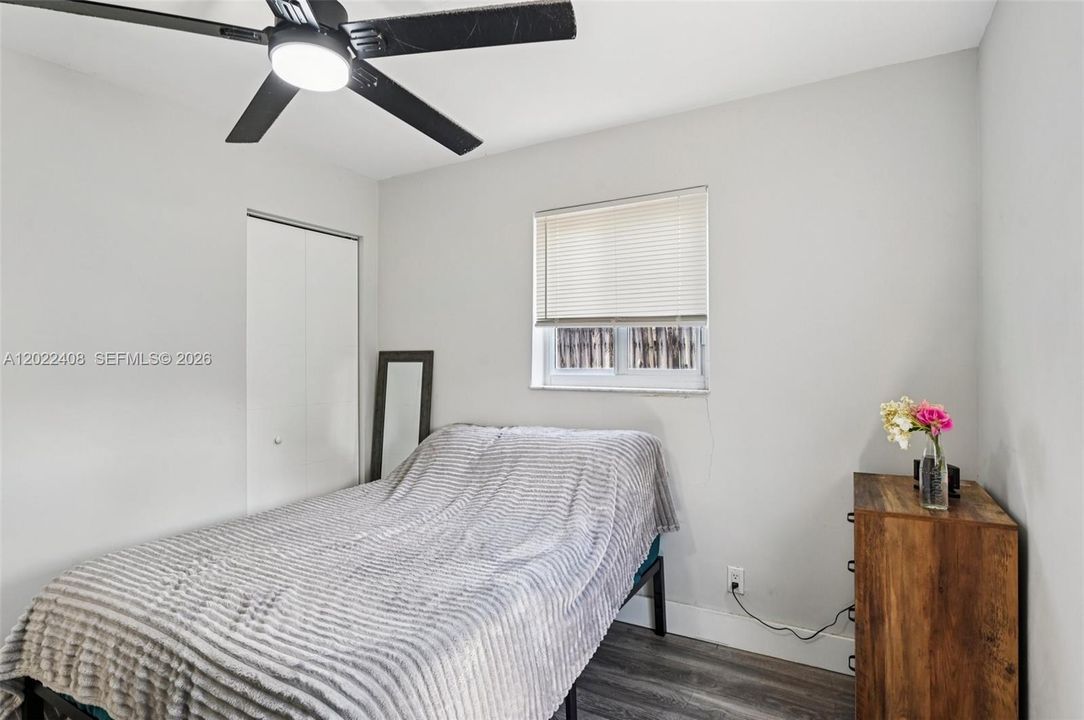 For Sale: $380,000 (3 beds, 2 baths, 1184 Square Feet)
