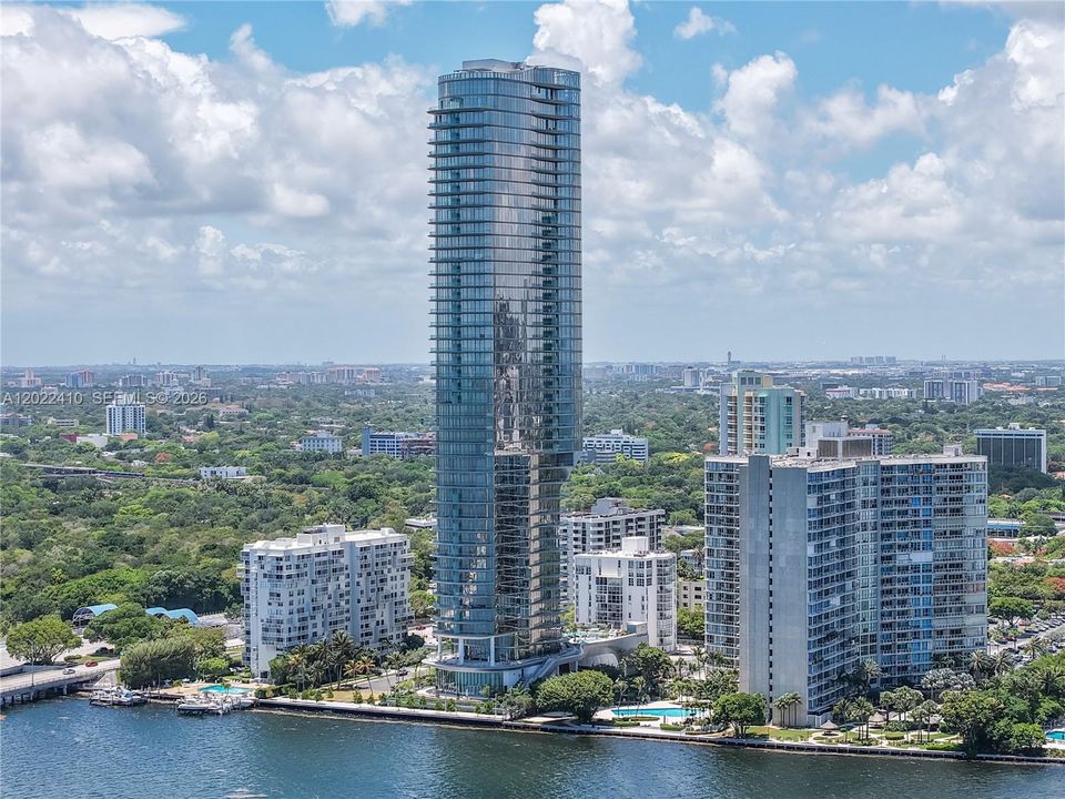 На продажу: $2,150,000 (2 спален, 2 ванн, 0 Квадратных фут)