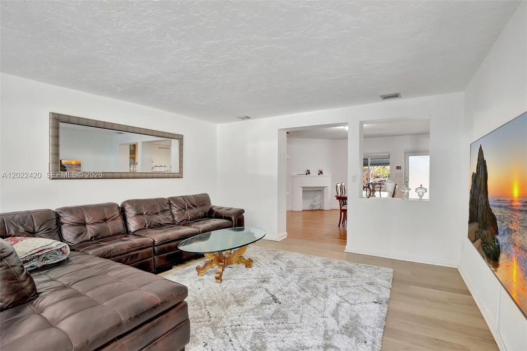 For Rent: $3,400 (2 beds, 2 baths, 1567 Square Feet)