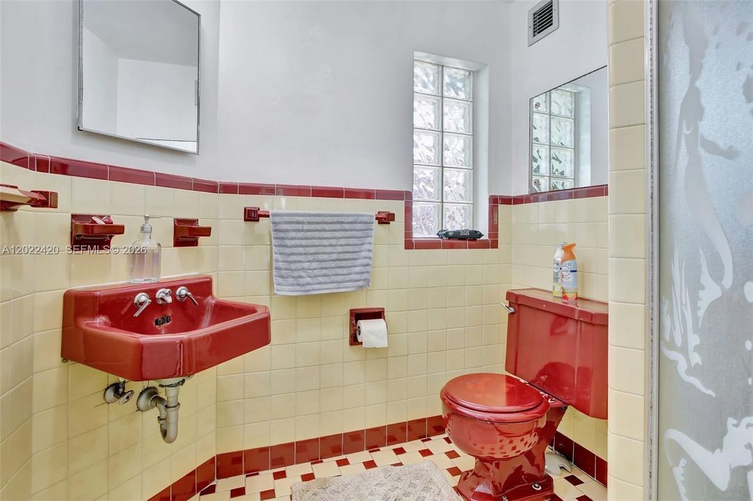 For Rent: $3,400 (2 beds, 2 baths, 1567 Square Feet)