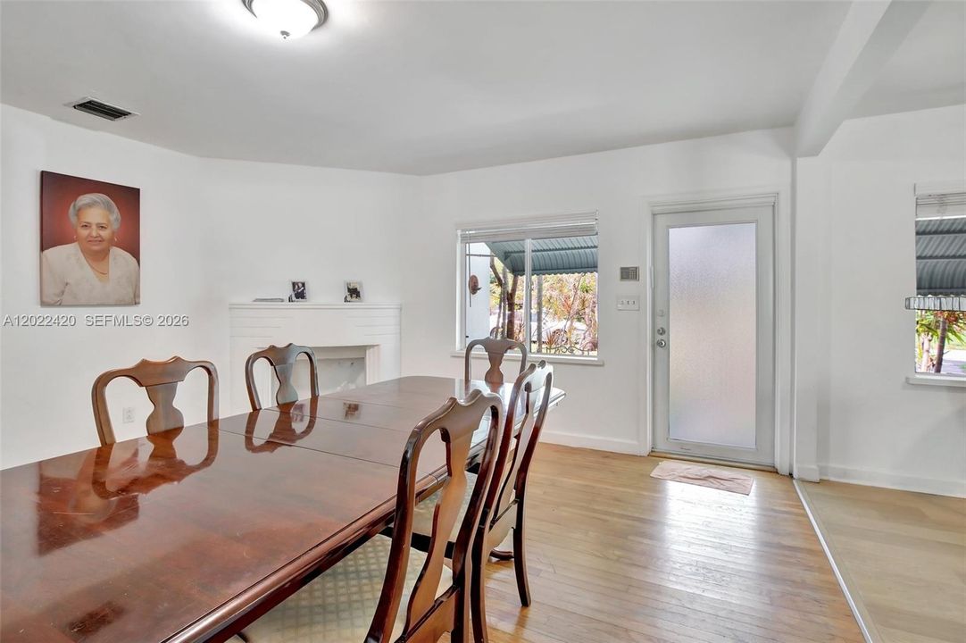For Rent: $3,400 (2 beds, 2 baths, 1567 Square Feet)