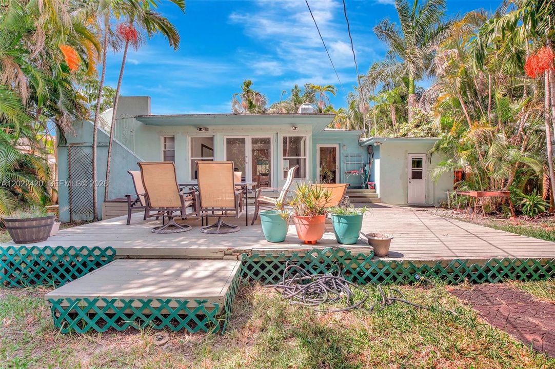 For Rent: $3,400 (2 beds, 2 baths, 1567 Square Feet)