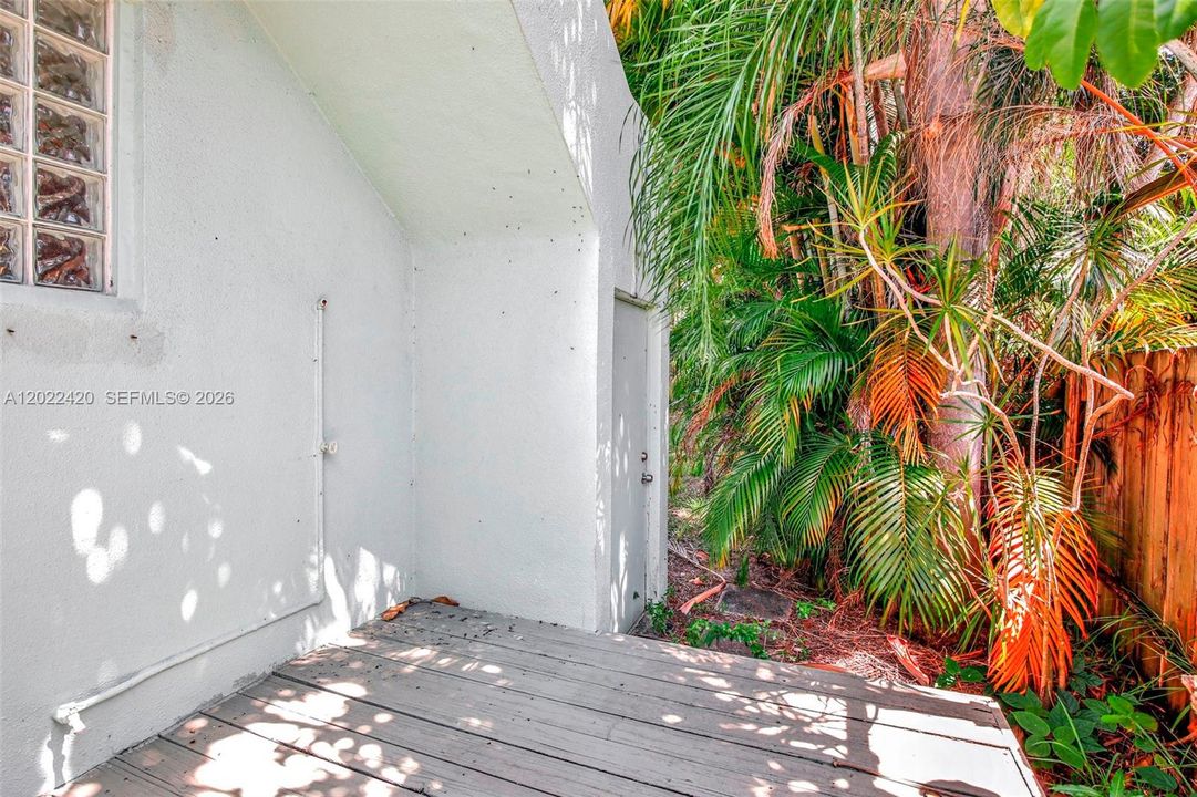 For Rent: $3,400 (2 beds, 2 baths, 1567 Square Feet)