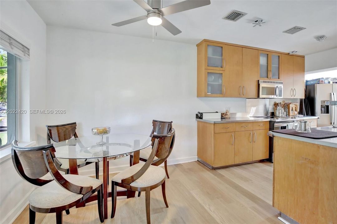 For Rent: $3,400 (2 beds, 2 baths, 1567 Square Feet)