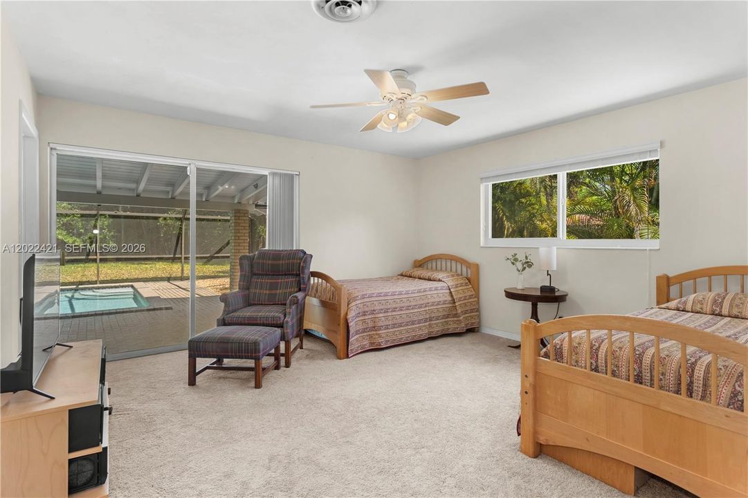 Active With Contract: $8,000 (4 beds, 3 baths, 2960 Square Feet)