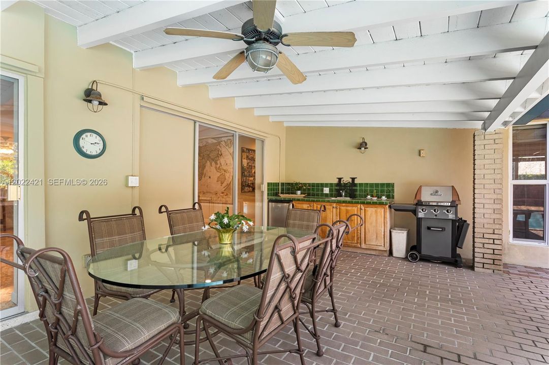 Active With Contract: $8,000 (4 beds, 3 baths, 2960 Square Feet)