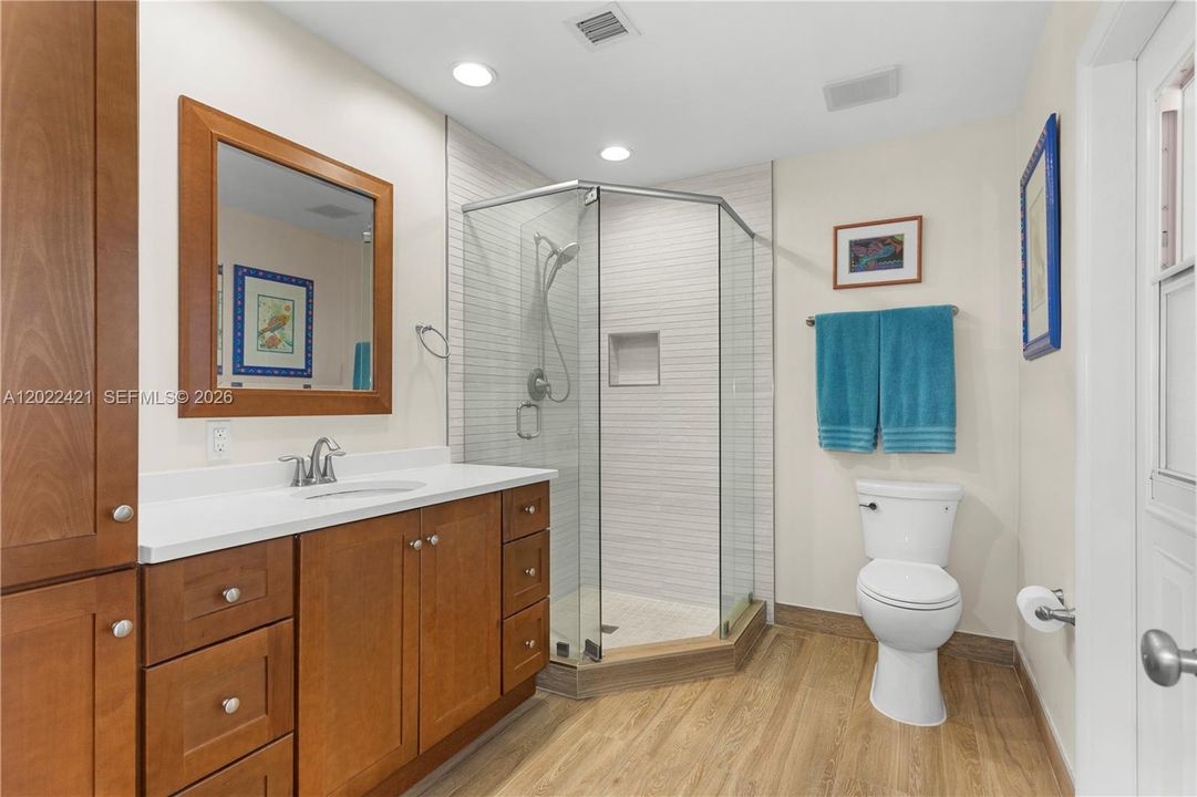 Active With Contract: $8,000 (4 beds, 3 baths, 2960 Square Feet)