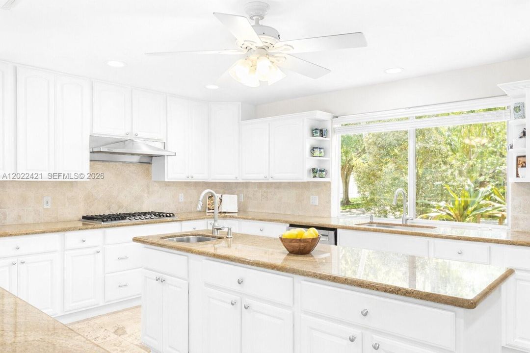 Active With Contract: $8,000 (4 beds, 3 baths, 2960 Square Feet)