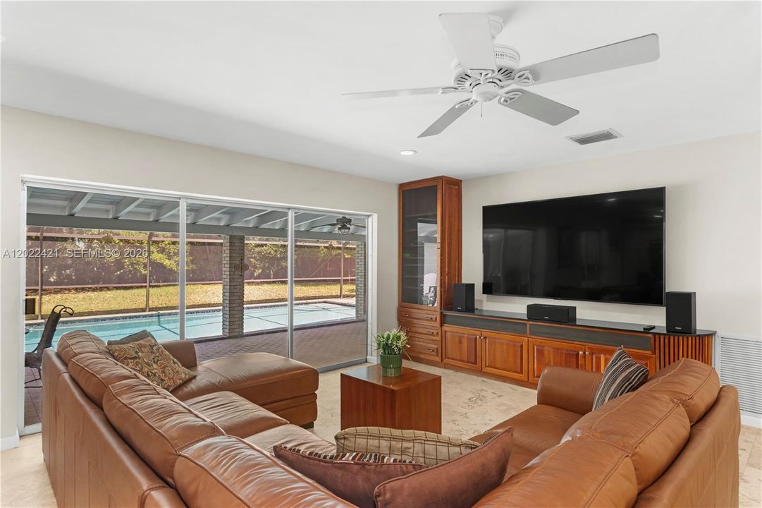 Active With Contract: $8,000 (4 beds, 3 baths, 2960 Square Feet)