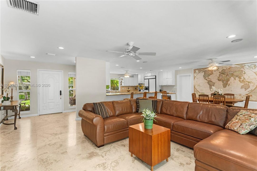 Active With Contract: $8,000 (4 beds, 3 baths, 2960 Square Feet)