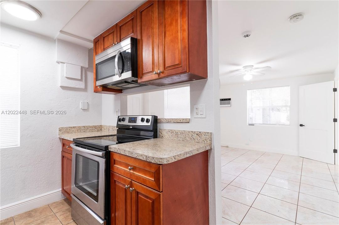 В аренду: $2,000 (2 спален, 1 ванн, 2524 Квадратных фут)