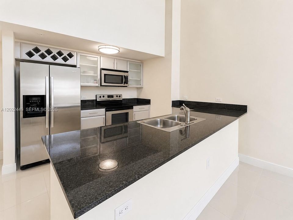 For Sale: $529,000 (2 beds, 2 baths, 1699 Square Feet)