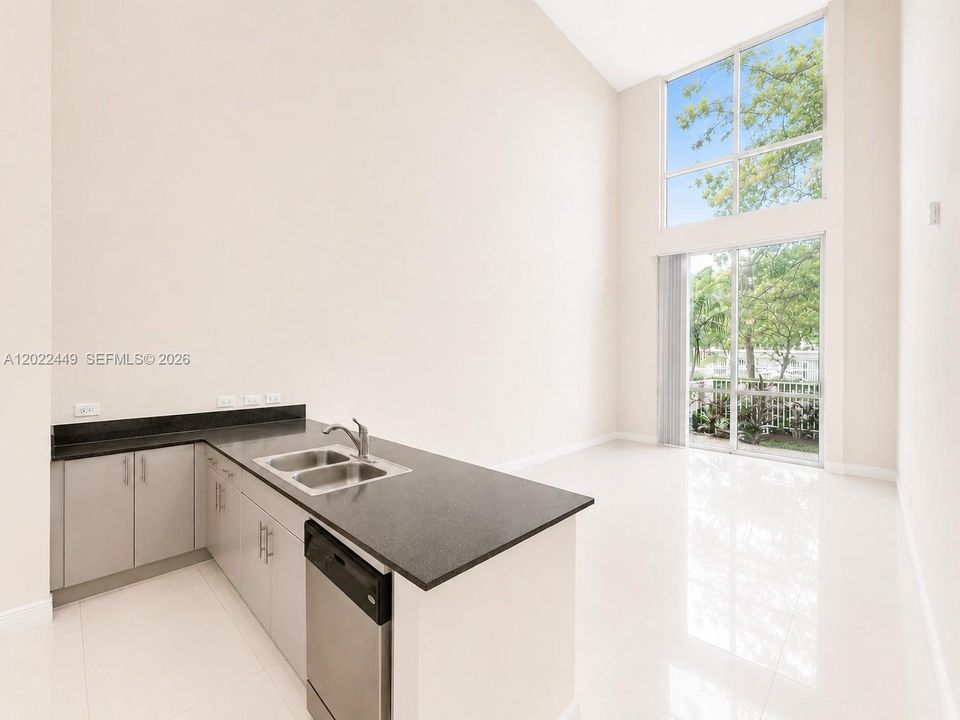 For Sale: $529,000 (2 beds, 2 baths, 1699 Square Feet)