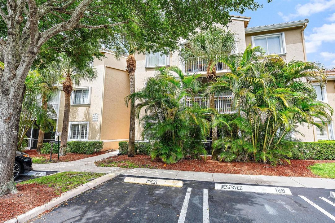 242 Village Blvd #2109-14