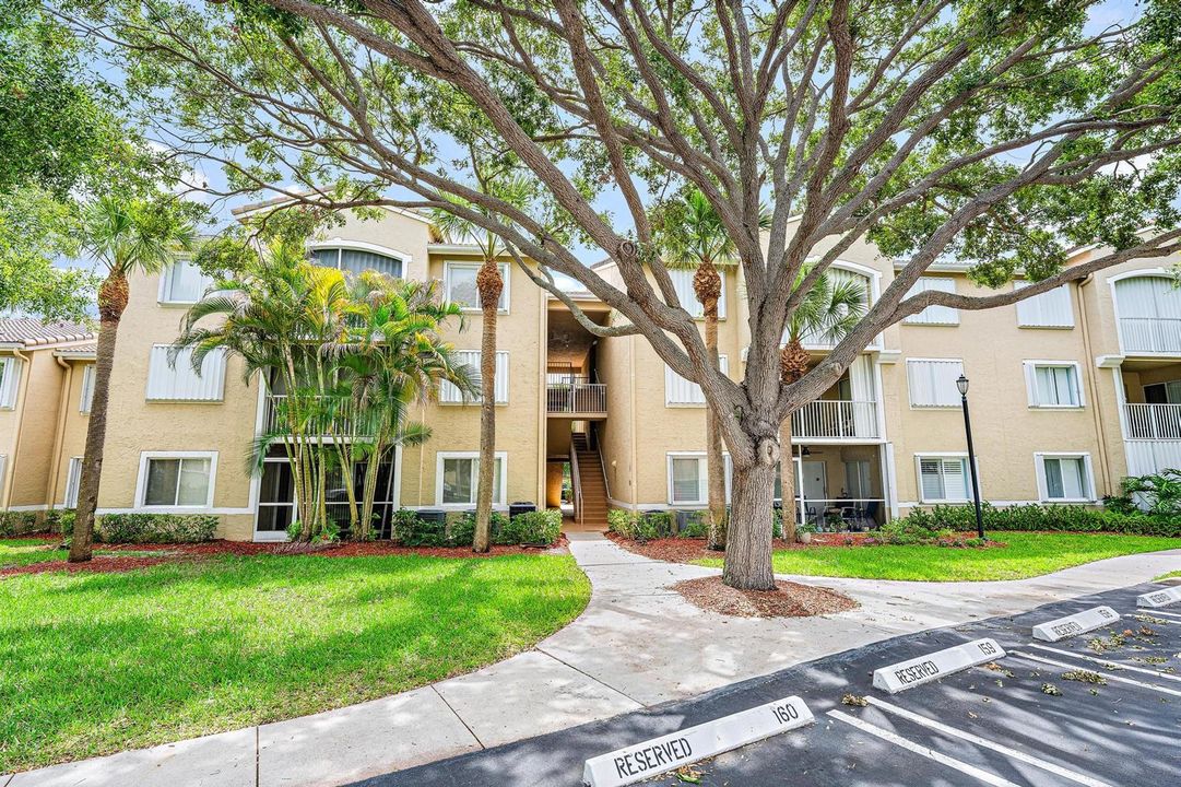242 Village Blvd #2109-15