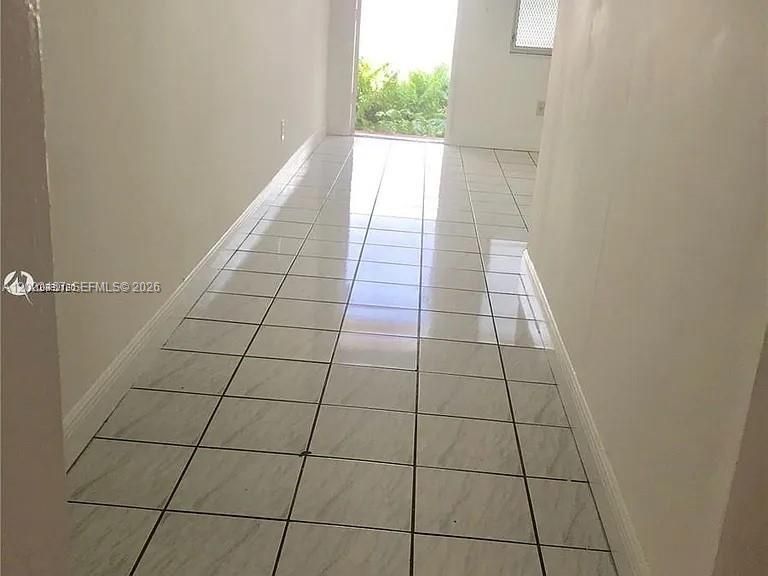 Active With Contract: $1,400 (0 beds, 1 baths, 406 Square Feet)