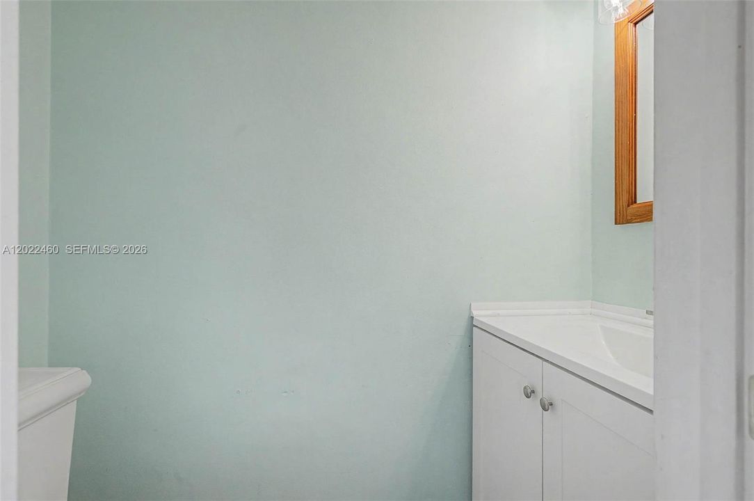 For Sale: $325,000 (3 beds, 1 baths, 1290 Square Feet)