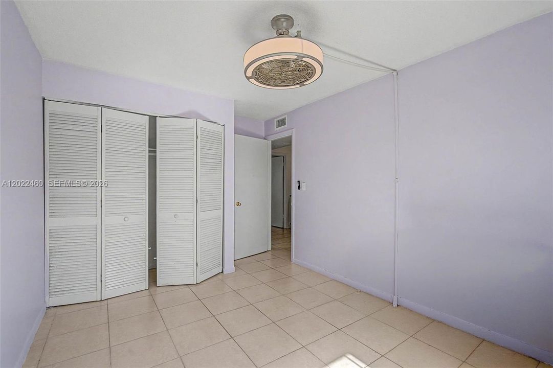 For Sale: $325,000 (3 beds, 1 baths, 1290 Square Feet)