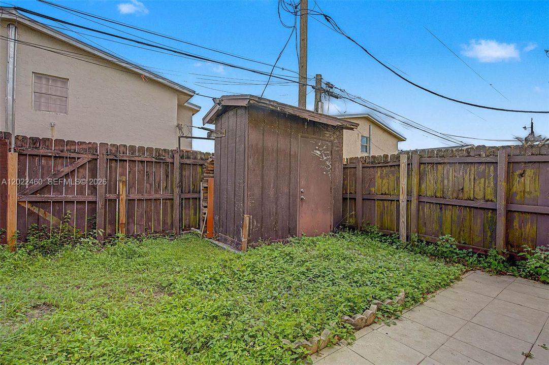 For Sale: $325,000 (3 beds, 1 baths, 1290 Square Feet)