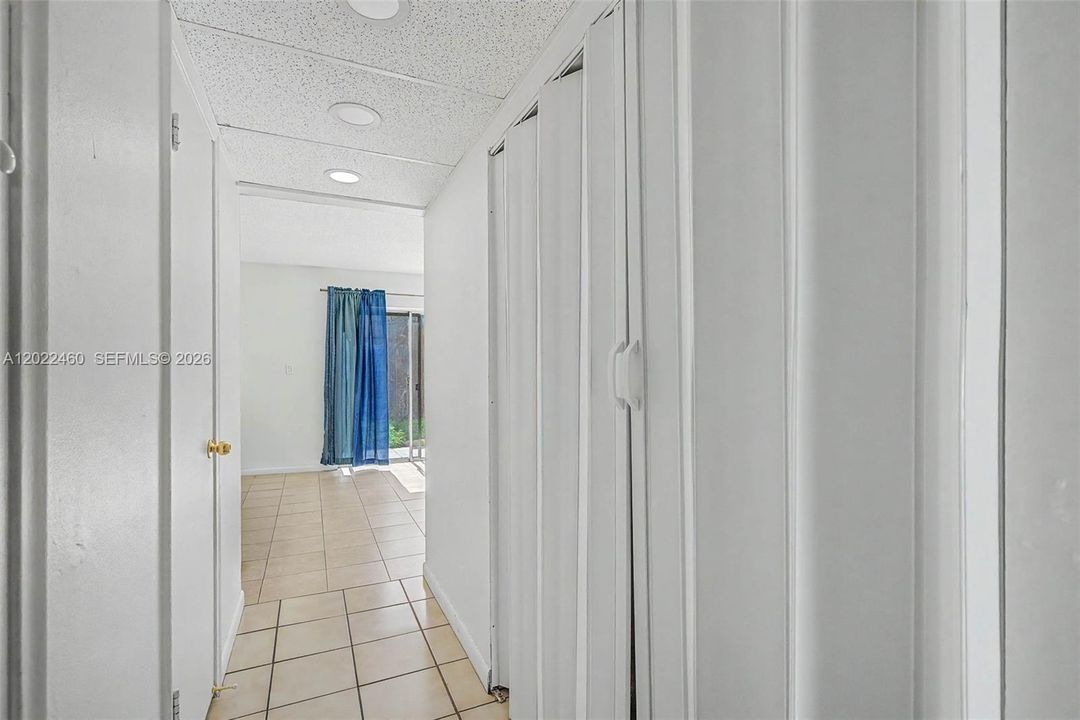 For Sale: $325,000 (3 beds, 1 baths, 1290 Square Feet)