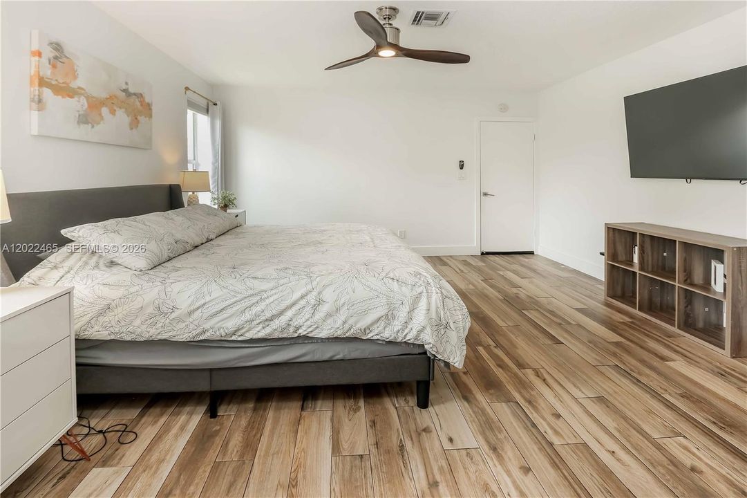 For Sale: $1,499,000 (4 beds, 2 baths, 2785 Square Feet)