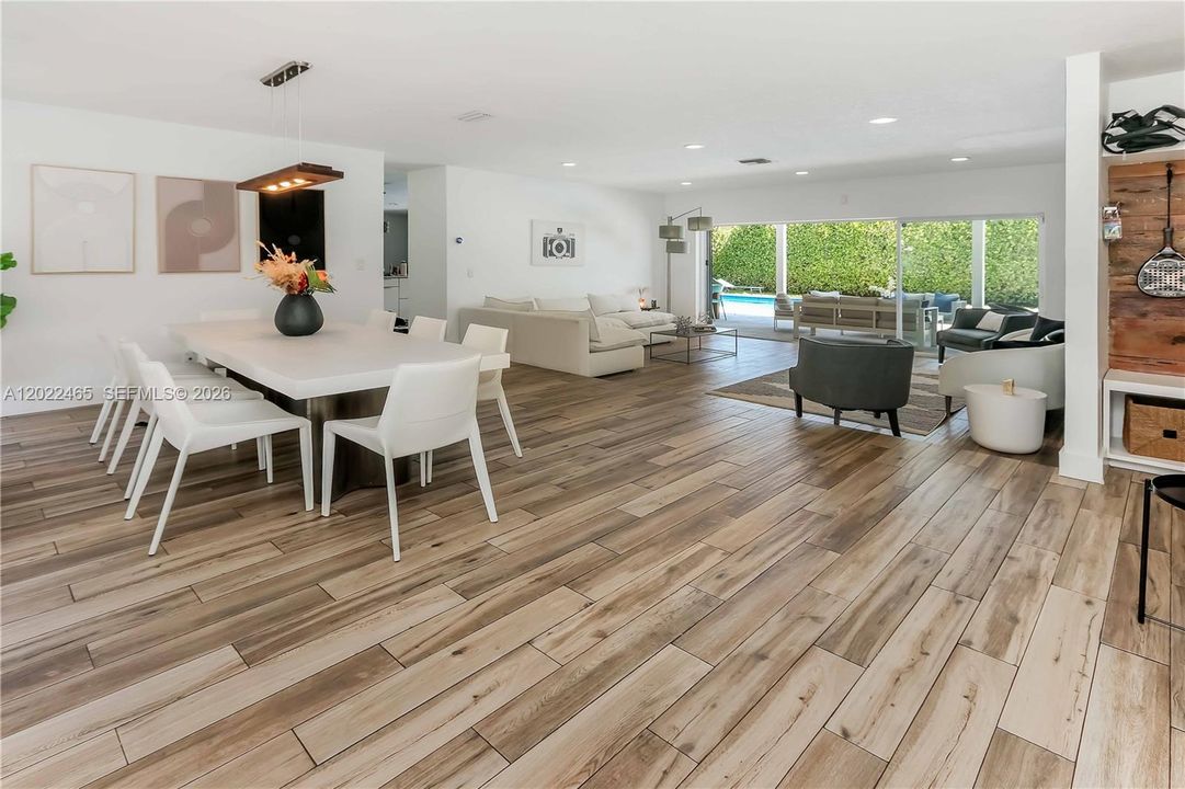 For Sale: $1,499,000 (4 beds, 2 baths, 2785 Square Feet)