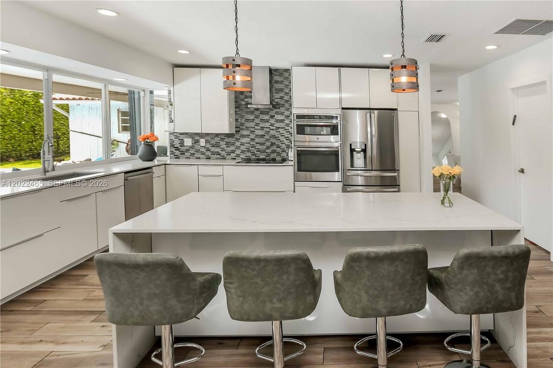 For Sale: $1,499,000 (4 beds, 2 baths, 2785 Square Feet)