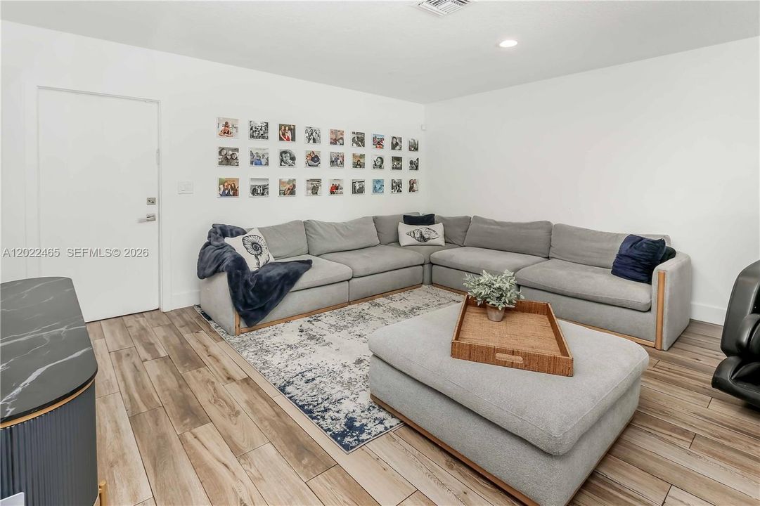 For Sale: $1,499,000 (4 beds, 2 baths, 2785 Square Feet)